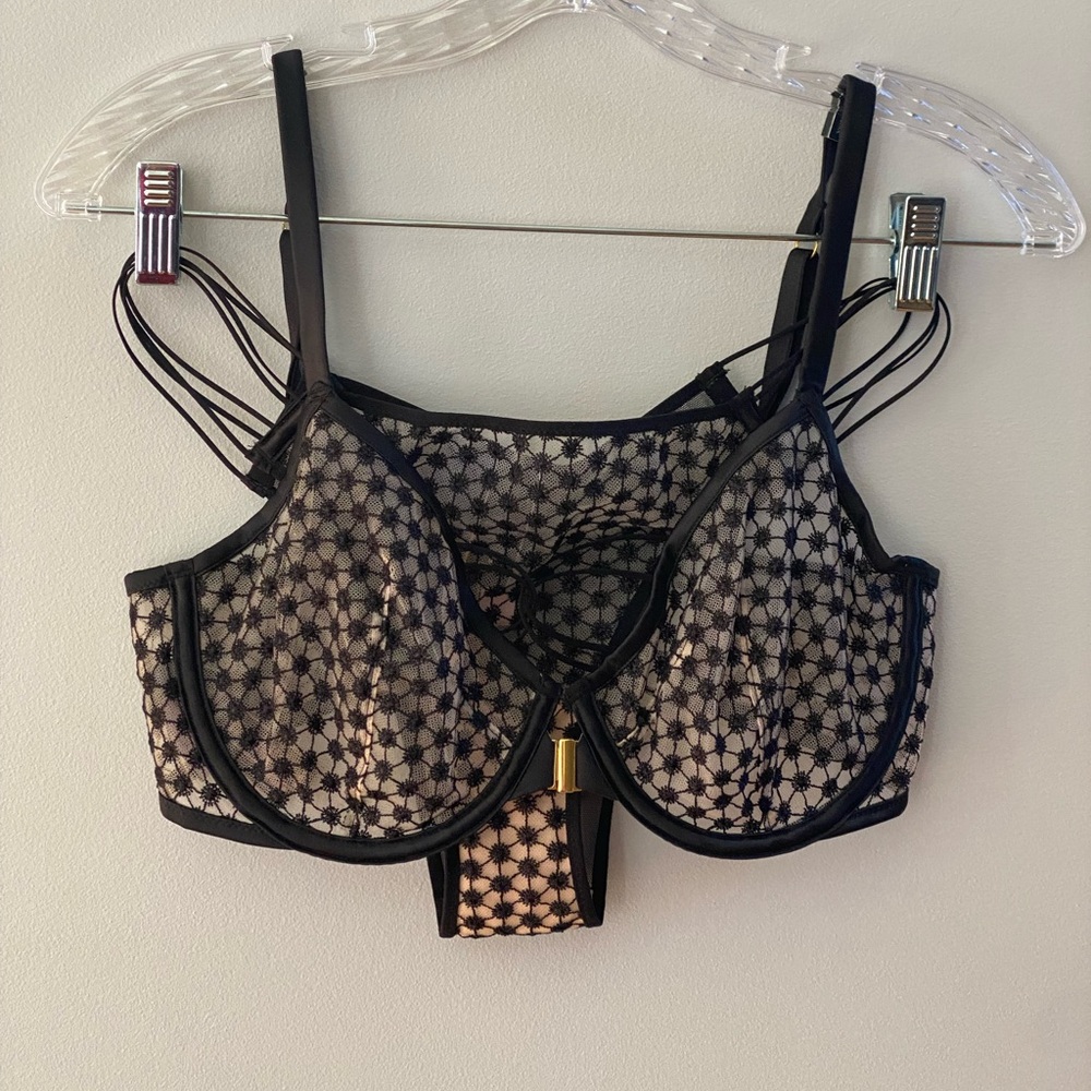 NWT Victoria Secret 2 Bras & Panty Set